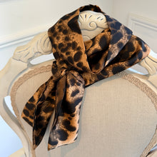 Load image into Gallery viewer, Skinny Leopard Print Scarf