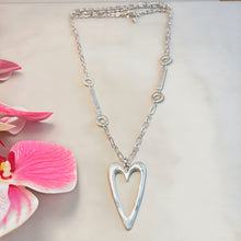 Load image into Gallery viewer, Long Open Heart Necklace