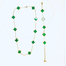 Load image into Gallery viewer, Crimped Edge Green Clover necklace