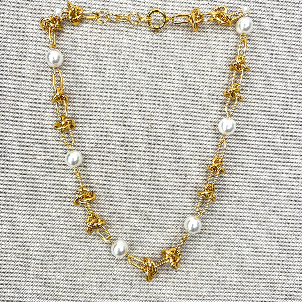 Short Pearl & Knot Necklace