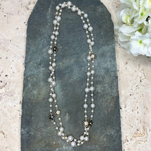 Load image into Gallery viewer, Camelia Pearl Necklace