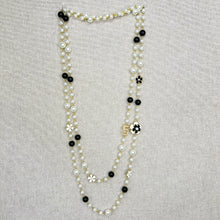 Load image into Gallery viewer, Camelia Necklace with Pearl ‘5’